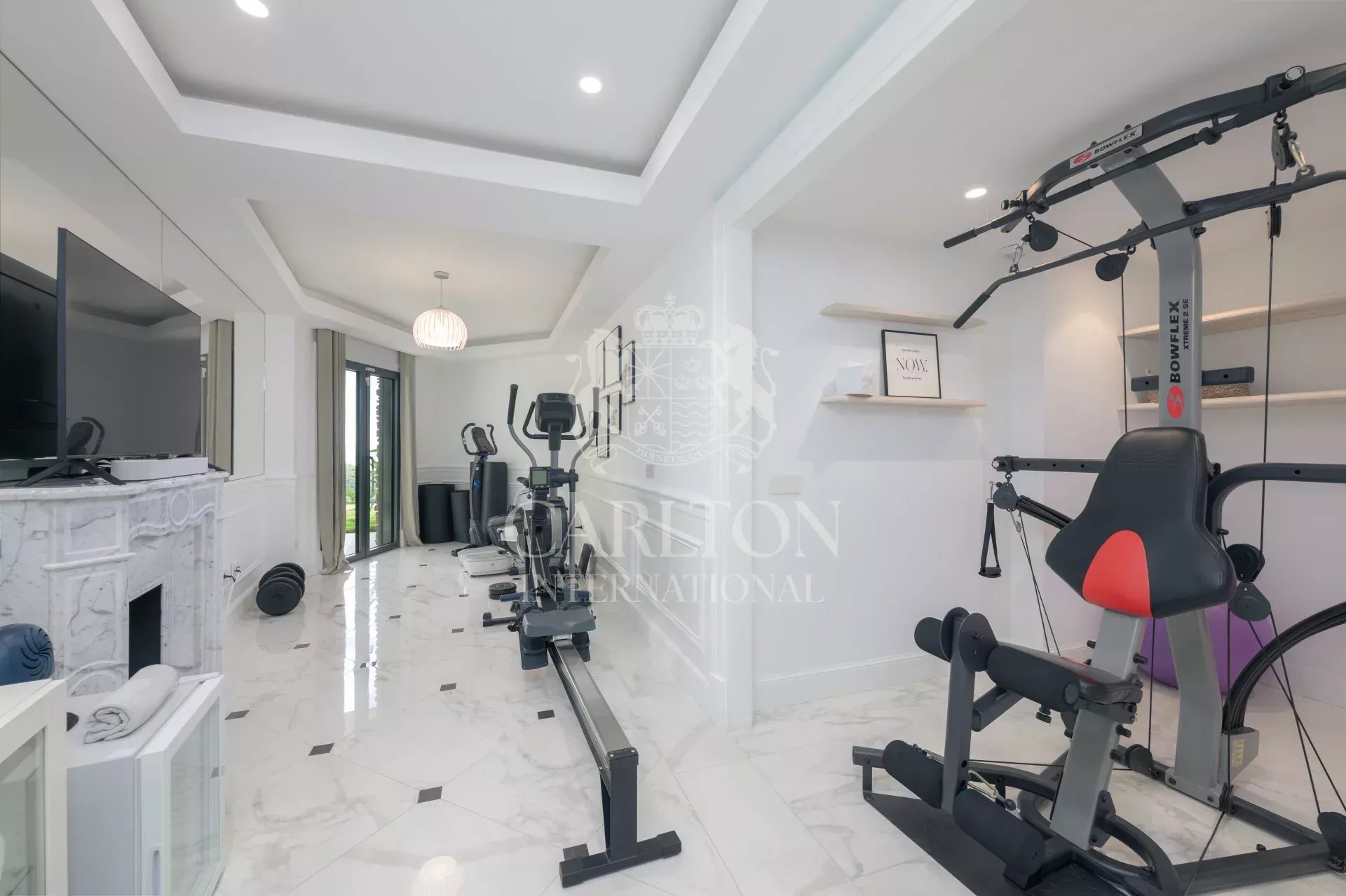 Villa contemporaine d’exception avec vue sur mer et deux piscines – Aux portes de Monaco