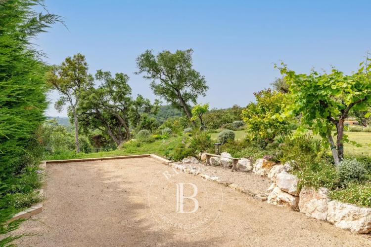 Roquefort-les-Pins - Vue panoramique mer et collines - Magnifique villa familiale neuve