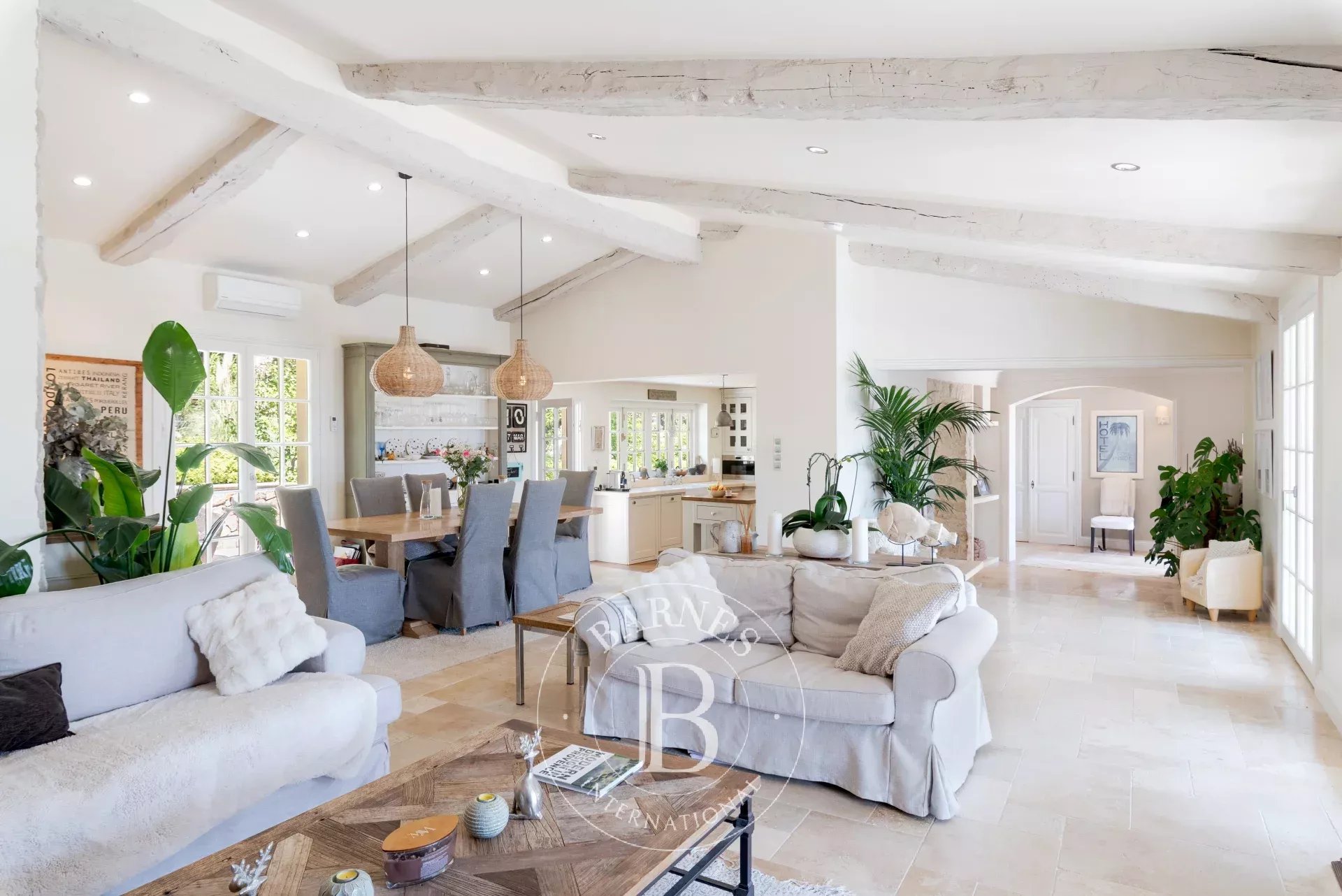 Roquefort-les-Pins, au calme absolu, 4 chambres, studio indépendant et piscine