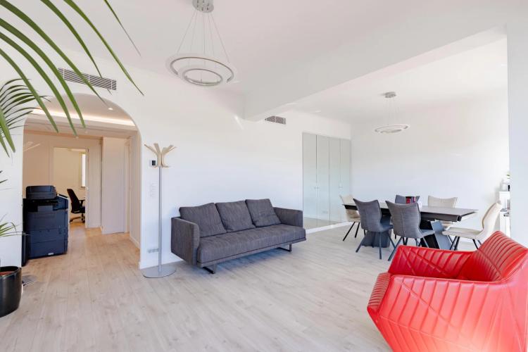 Appartement 3 pièces avec vue port et Grand Prix