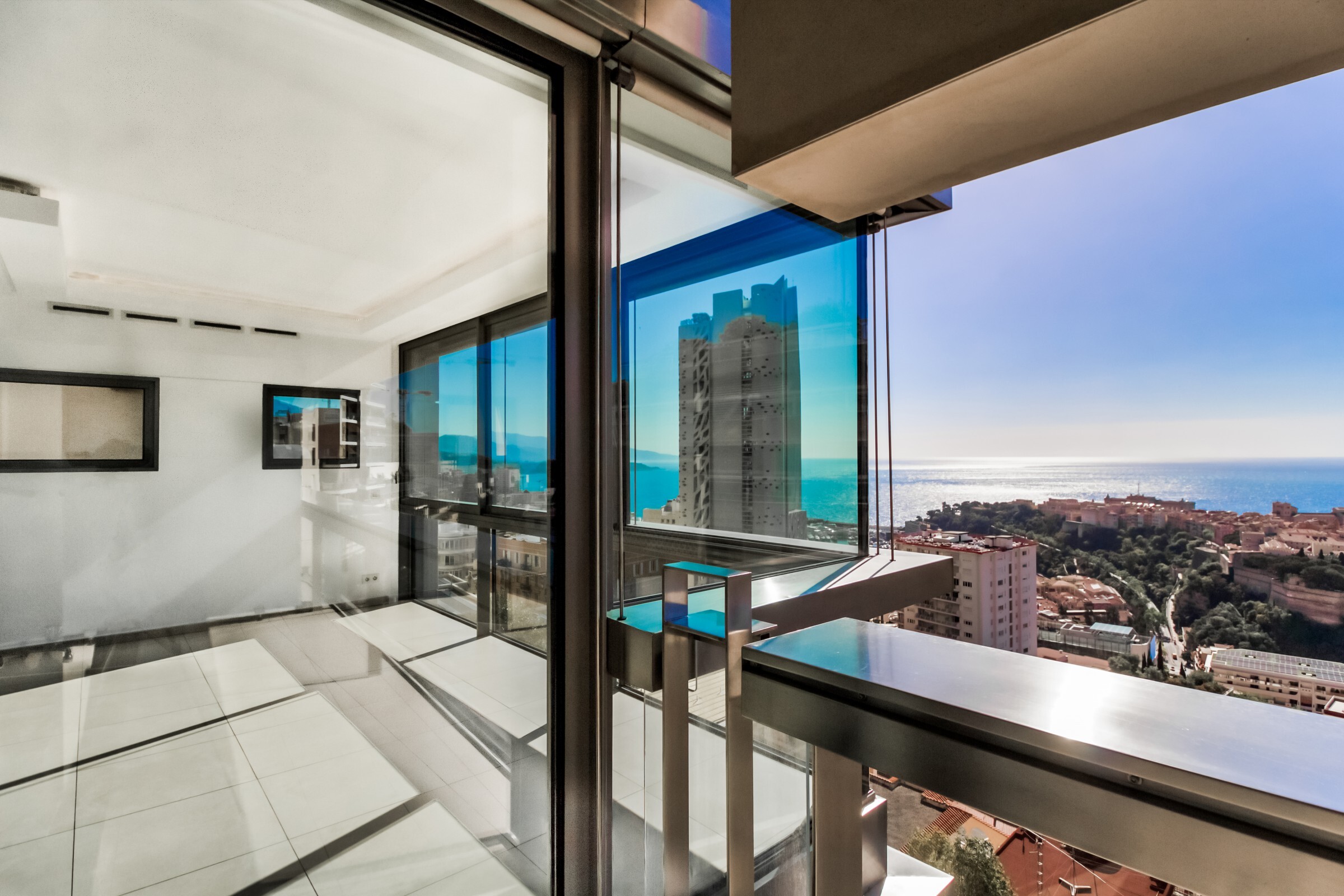 Monte-Carlo View: 2 Chambres avec Vue Panoramique, Cave, Parking & Concierge 24/7