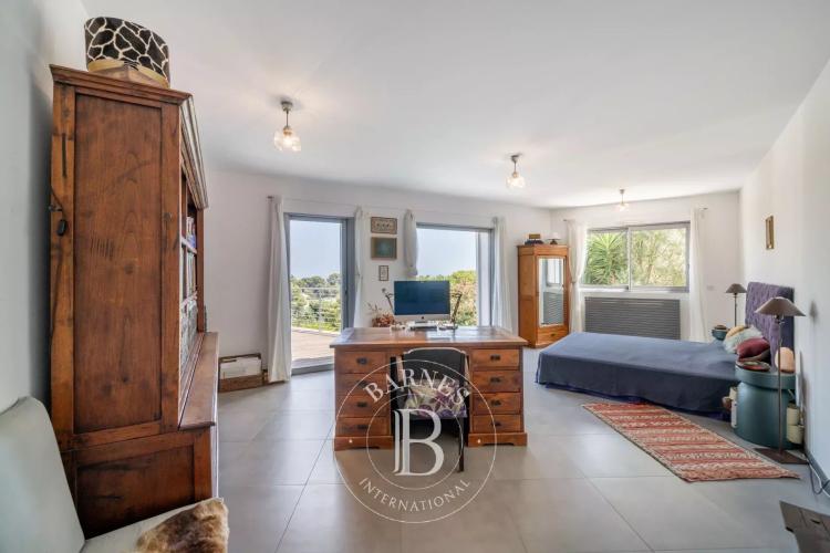 Cagnes-sur-Mer - Élégante villa contemporaine avec vue mer et montagnes