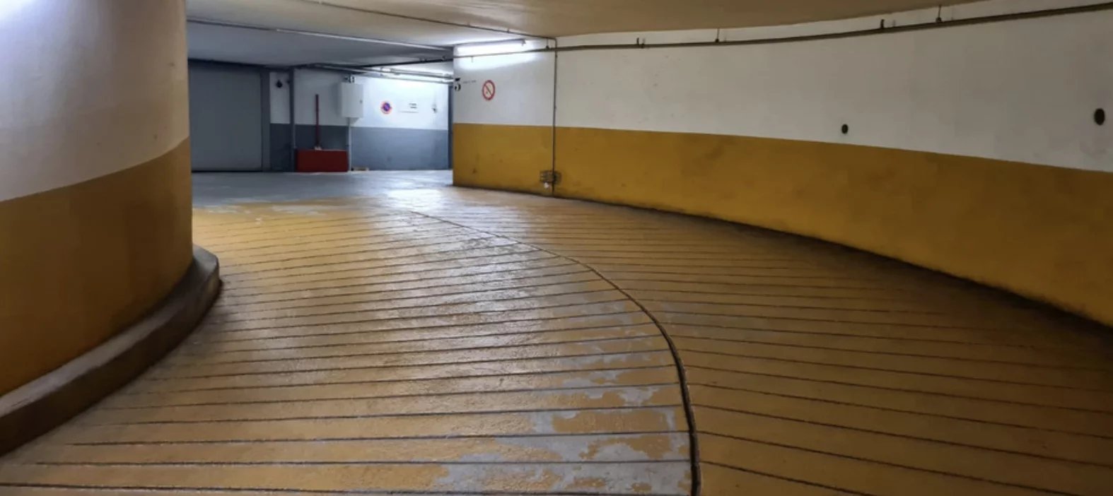 4 places de parking à Condamine