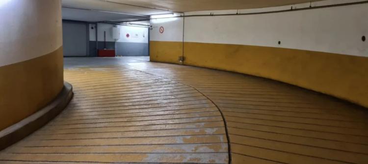 4 places de parking à Condamine