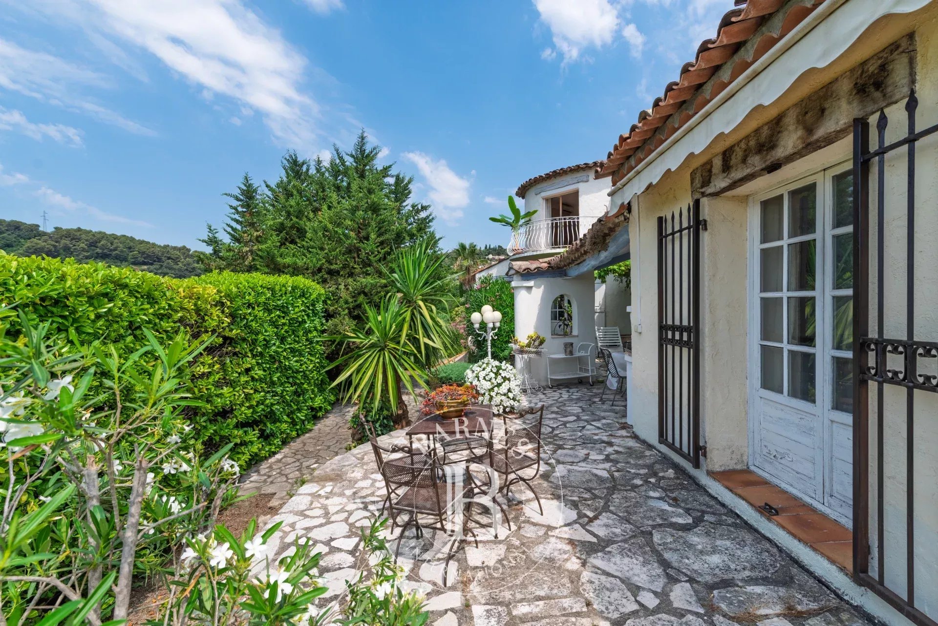 Vence - Villa provençale avec piscine et vue village