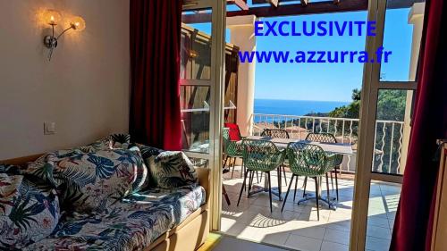 AGAY CAP ESTEREL 2 PIECES DERNIER ETAGE VUE MER PANORAMIQUE