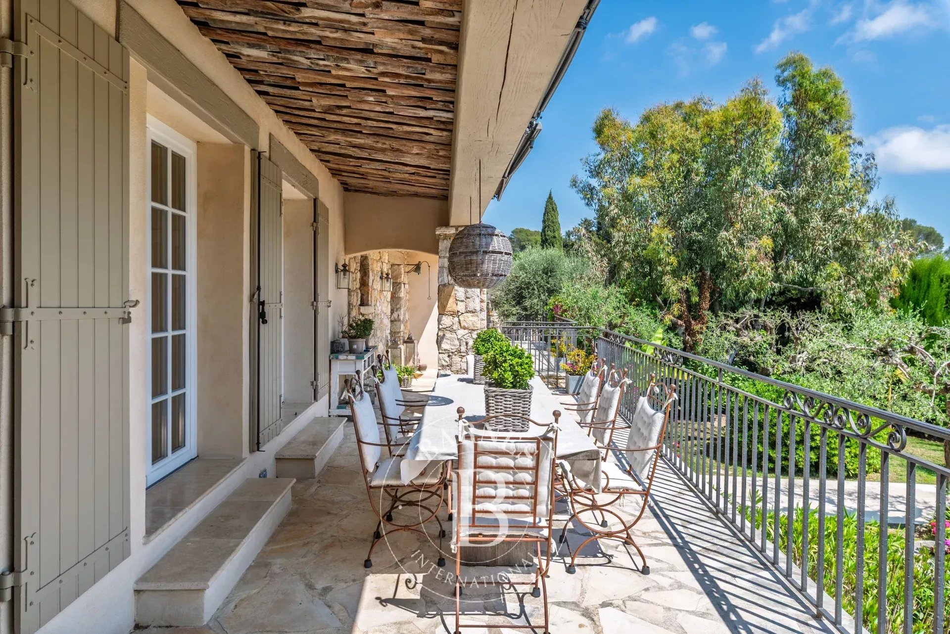 Roquefort-les-Pins, au calme absolu, 4 chambres, studio indépendant et piscine