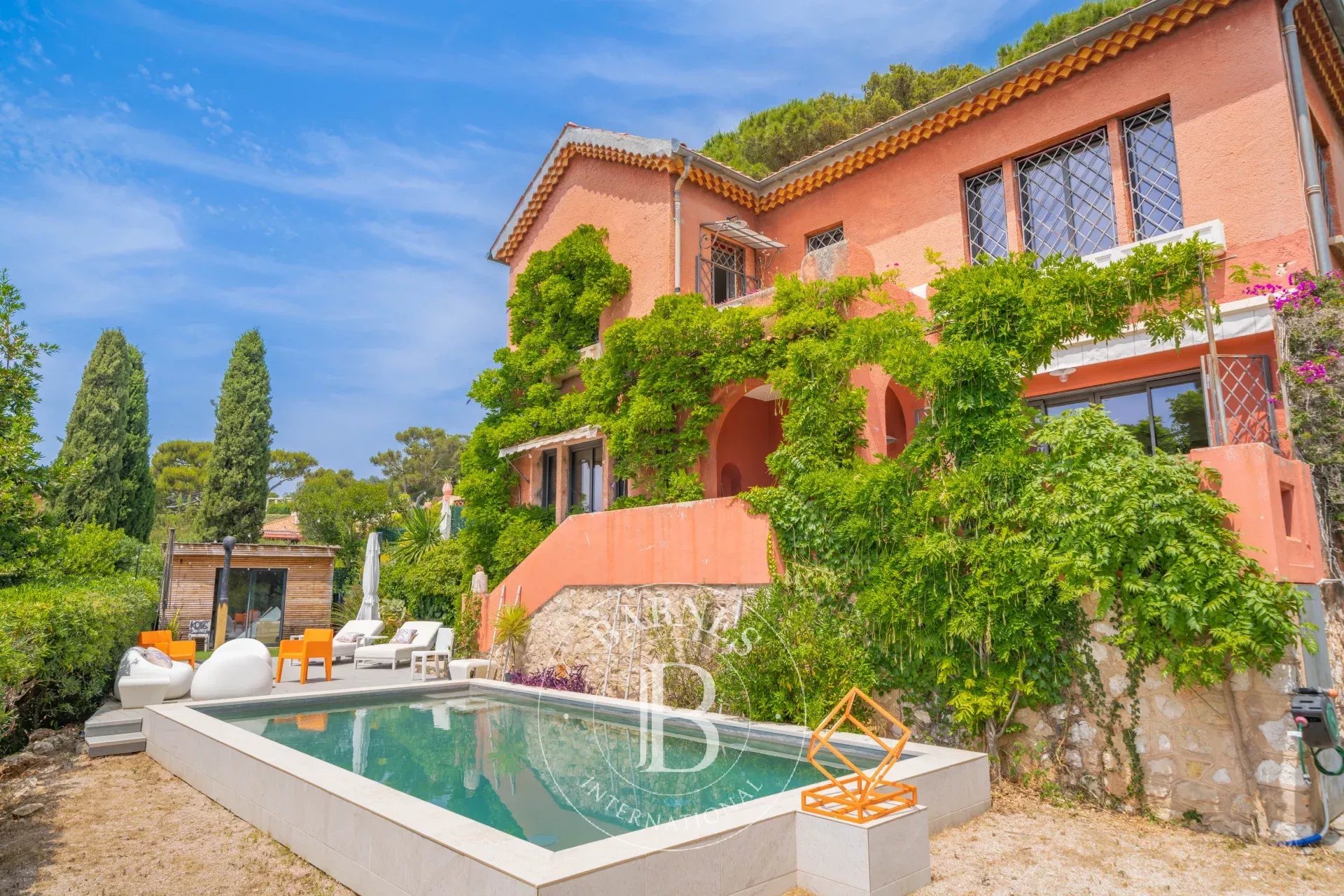 VILLEFRANCHE-SUR-MER - VILLA AVEC VUE MER