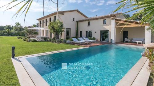 Splendide propriété 6 chambres dans un domaine Privée à Saint-Tropez