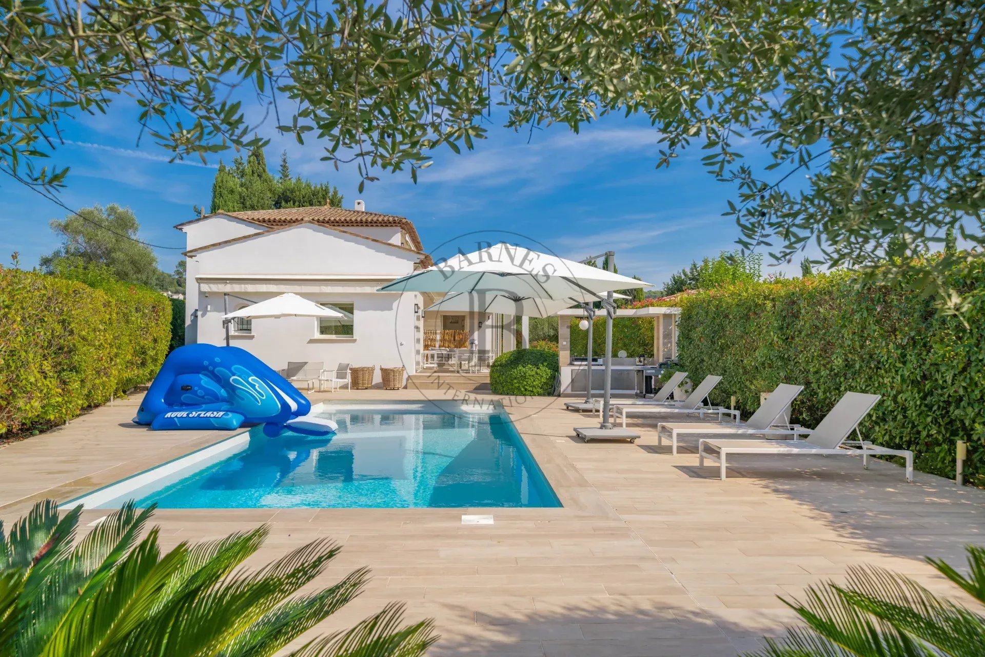 VILLA MOUGINS – VAUMARRE – À QUELQUES MINUTES DU CENTRE