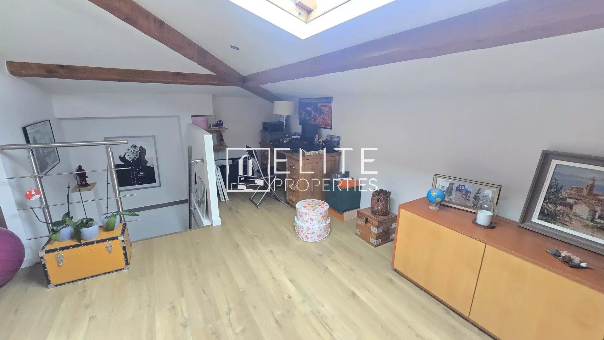 MAISON 6 PIÈCES + GARAGE ET PARKING – LE CANNET
