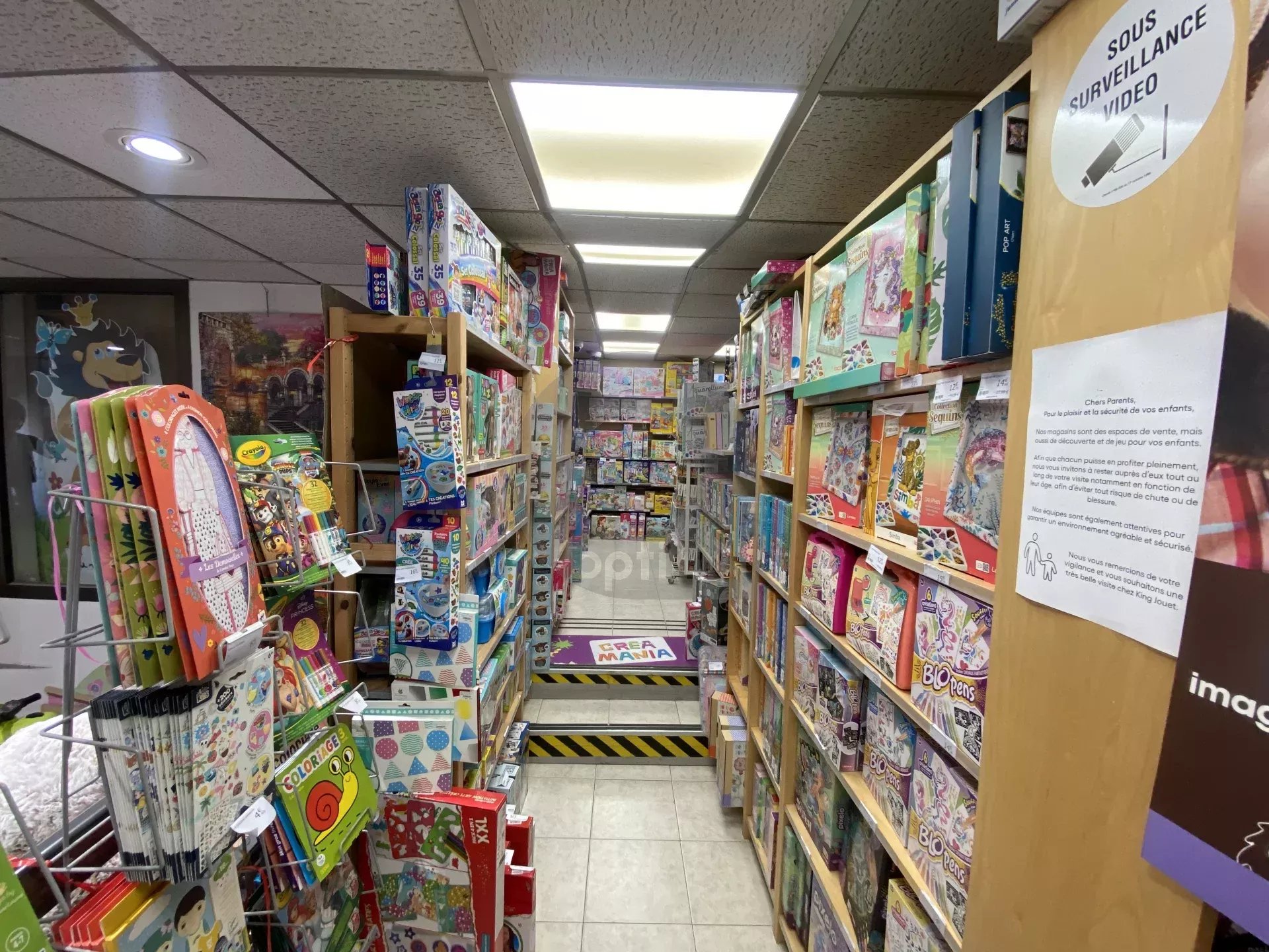 A VENDRE MENTON CARRE D'OR - FONDS DE COMMERCE JOUETS