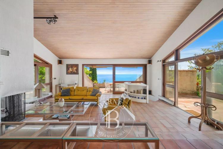 ROQUEBRUNE-CAP-MARTIN - VILLA D'ARCHITECTE - VUE MER PANORAMIQUE
