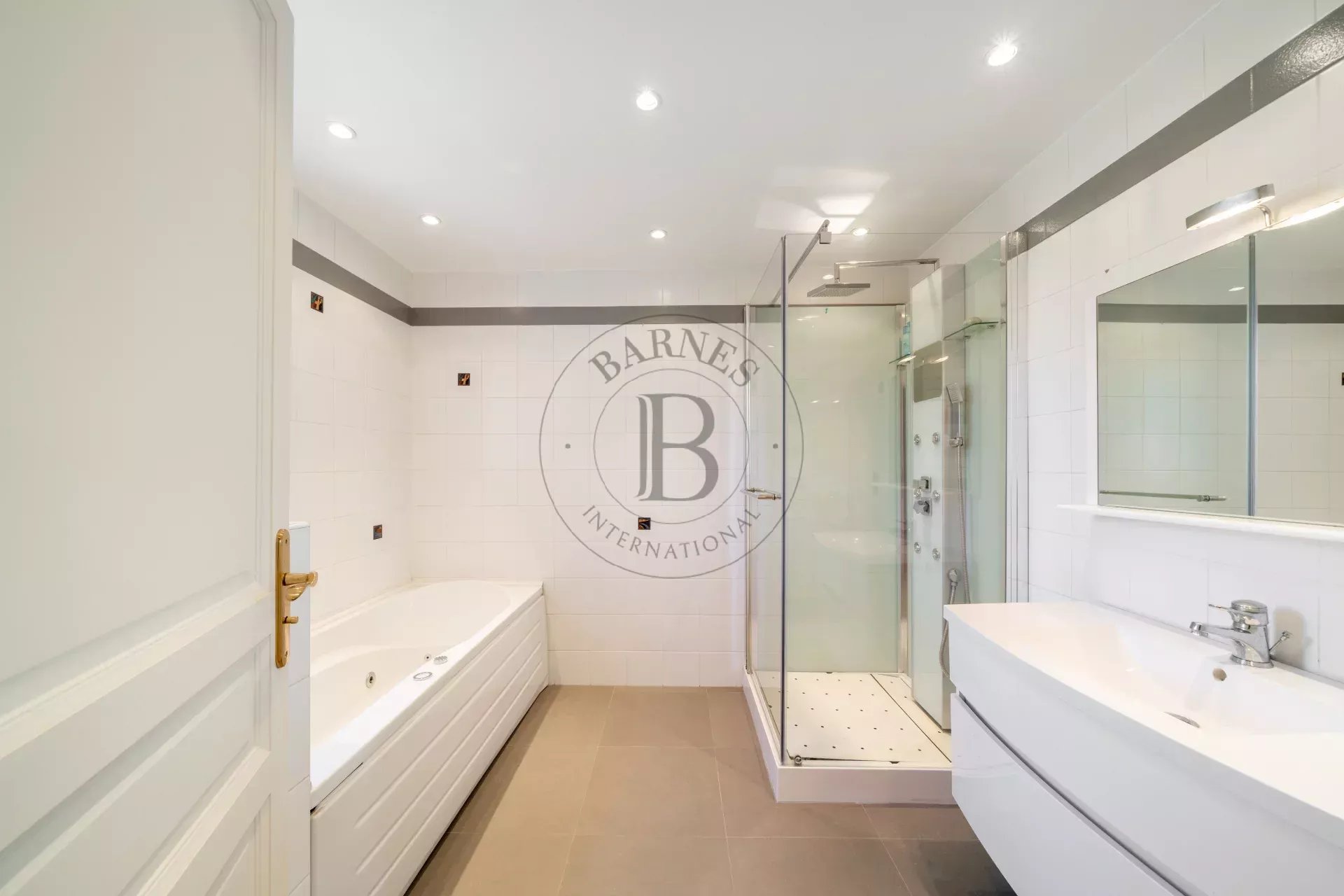 MOUGINS – DOMAINE PRIVÉ – PROCHE MOUGINS SCHOOL