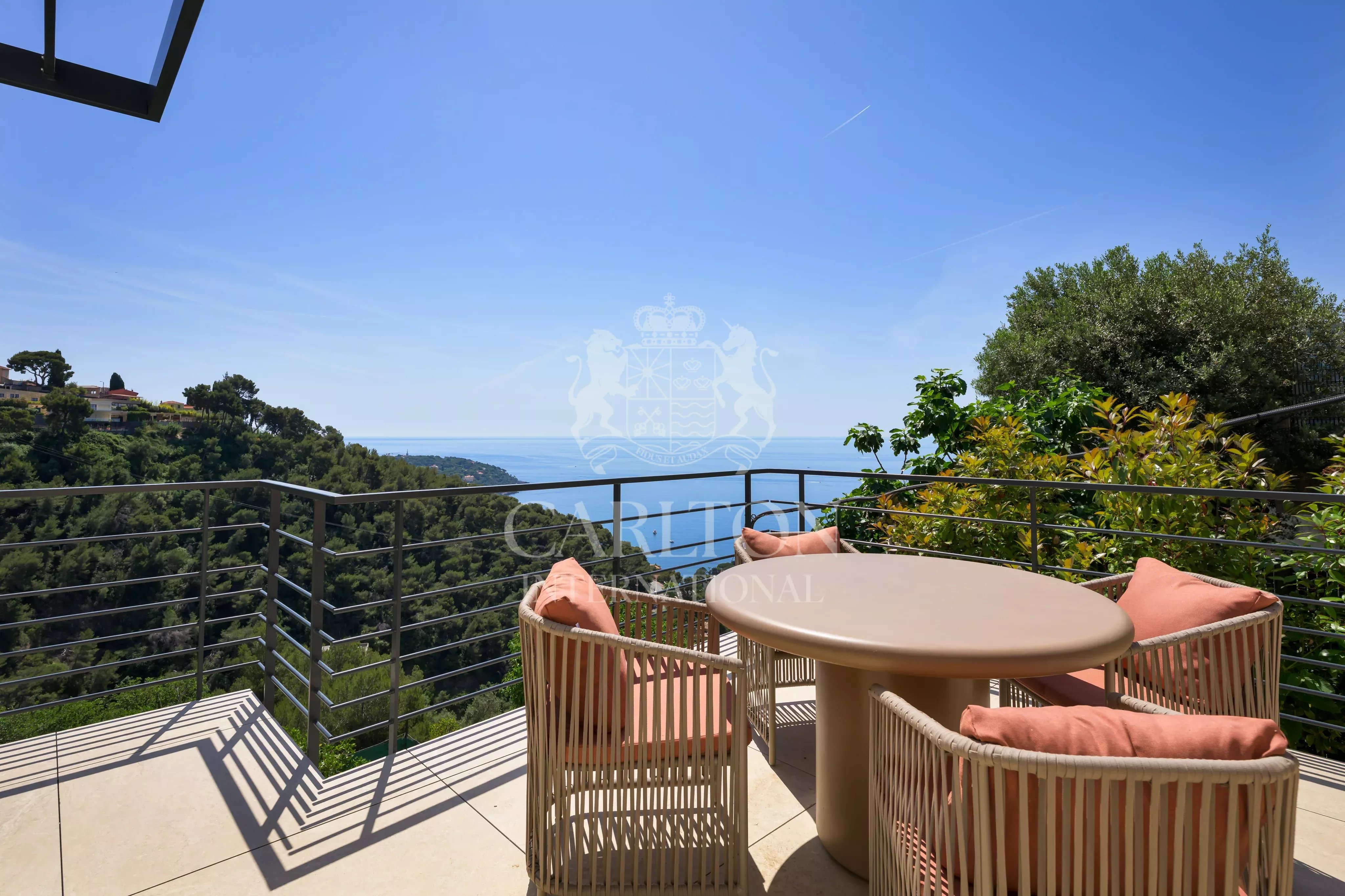 Villa contemporaine avec vue mer panoramique – Quartier du Serret, à quelques minutes de Monaco