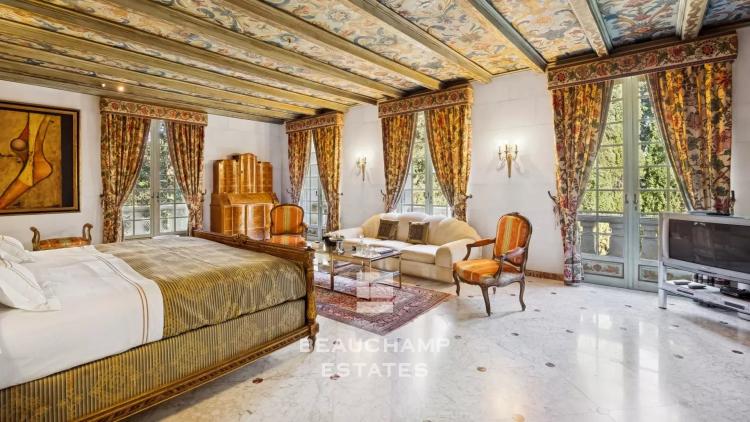 Vente aux enchères : Bastide en pierre 9 chambres  - Auribeau-sur-Siagne