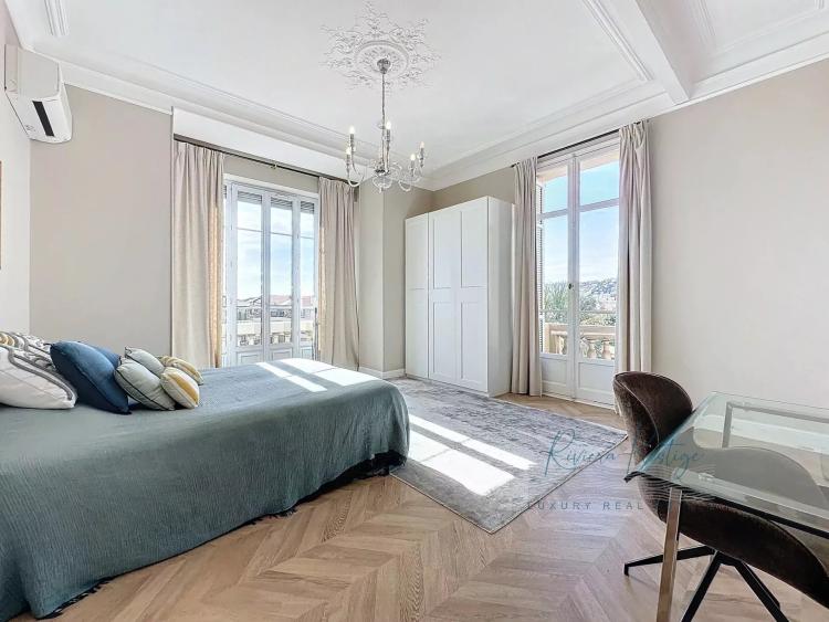NICE – Magnifique Appartement de Prestige Belle Époque à un Étage Élevé – Environ 160m² LC