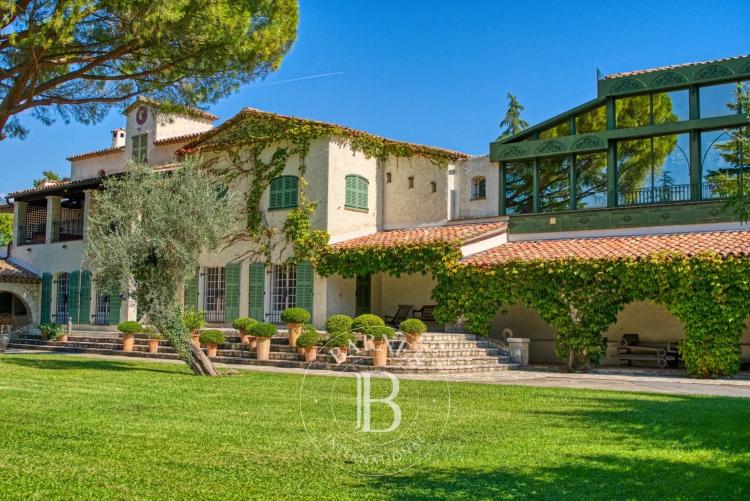 Grasse - Élégante propriété avec maison de gardien