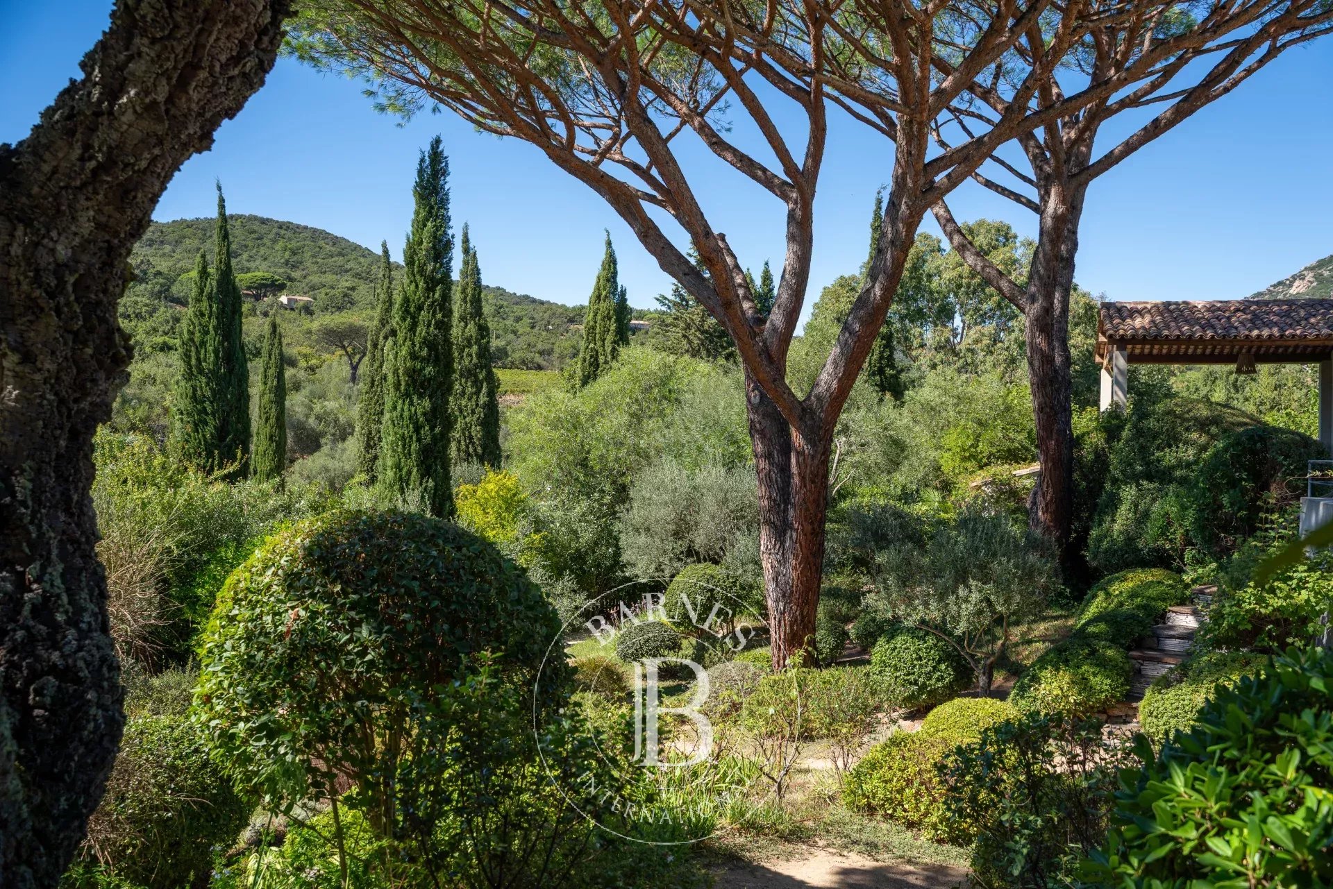 GOLFE DE SAINT TROPEZ - GRIMAUD - MAISON DE CHARME