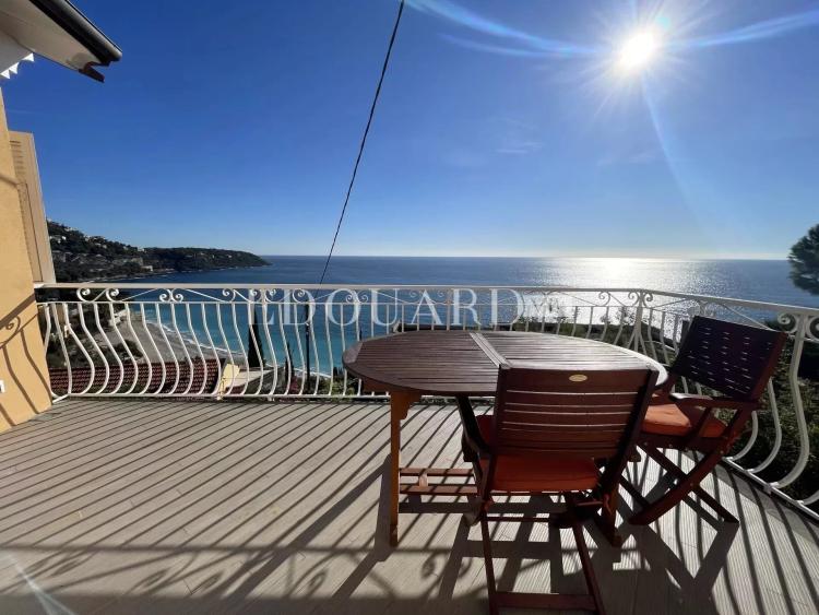 En exclusivité jolie villa rénovée avec deux terrasses, jardin, magnifique vue mer et deux parkings