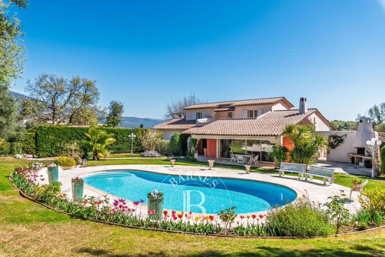 Le Rouret – Villa vue mer, domaine fermé, plein sud, 4 chambres, sous-sol complet