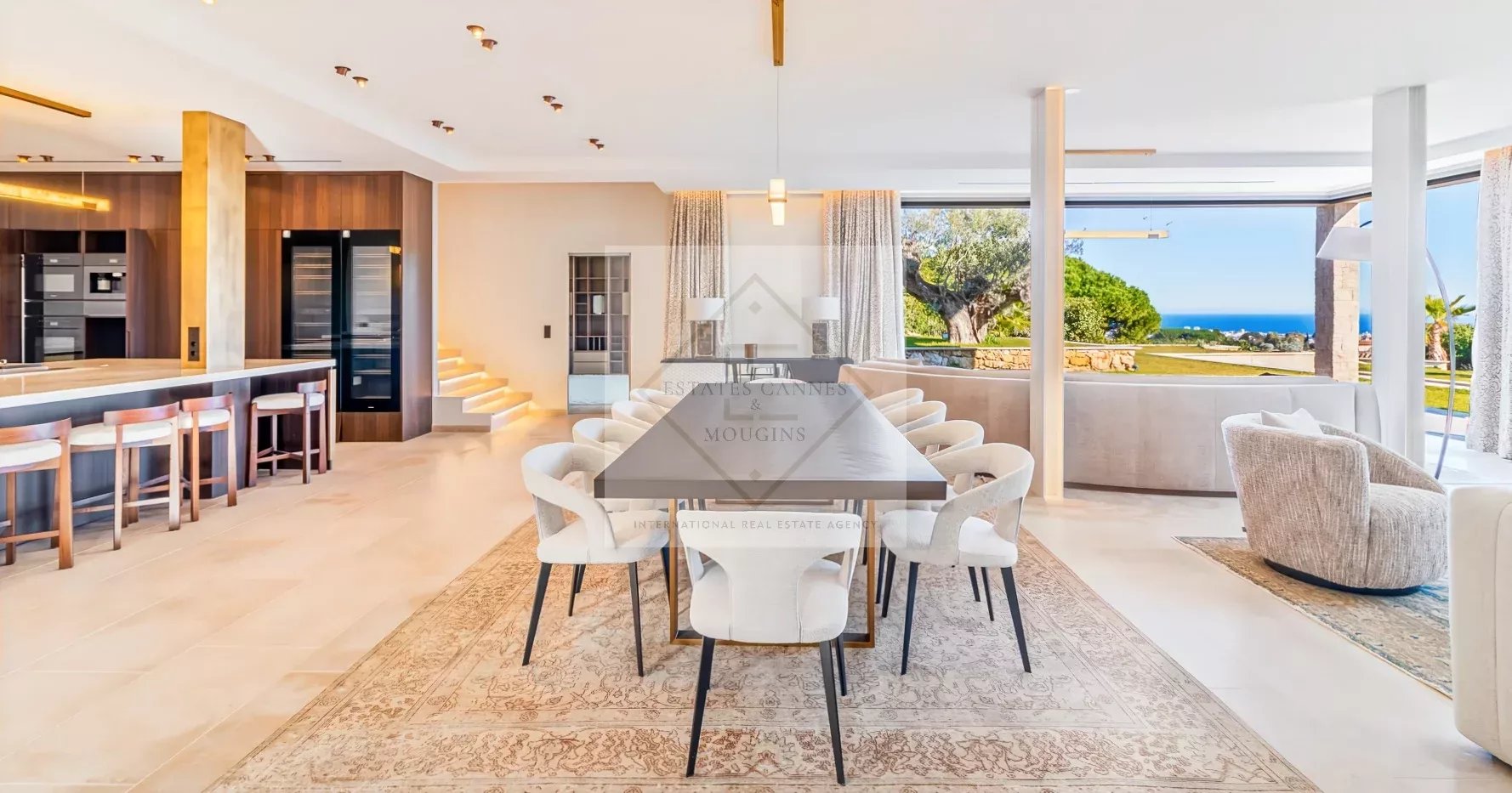 Villa contemporaine d'exception à Super Cannes – Vue mer panoramique, domaine privé et sécurisé