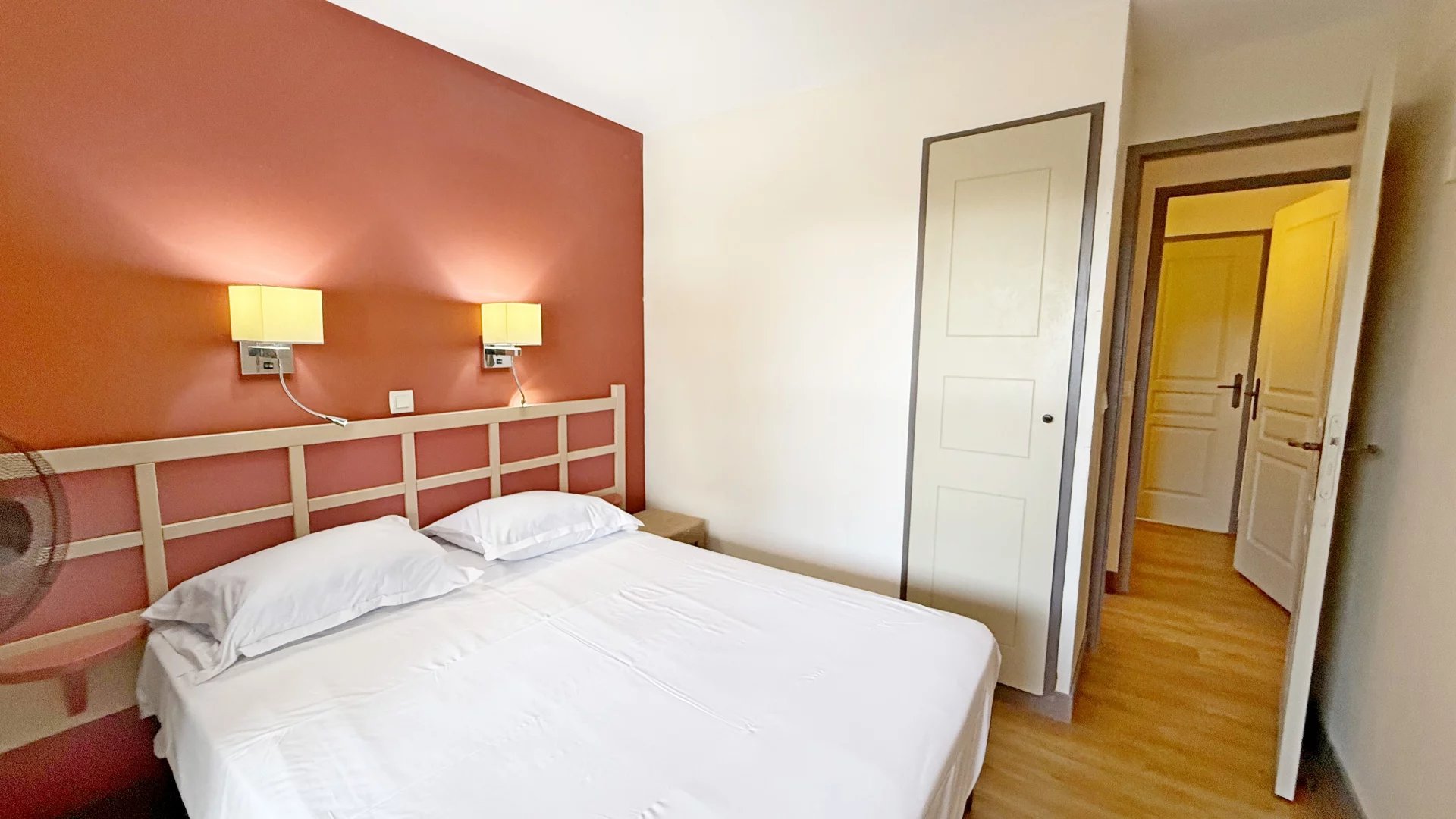 AGAY - CAP ESTEREL À vendre 3 pièces rez-de-jardin trame large