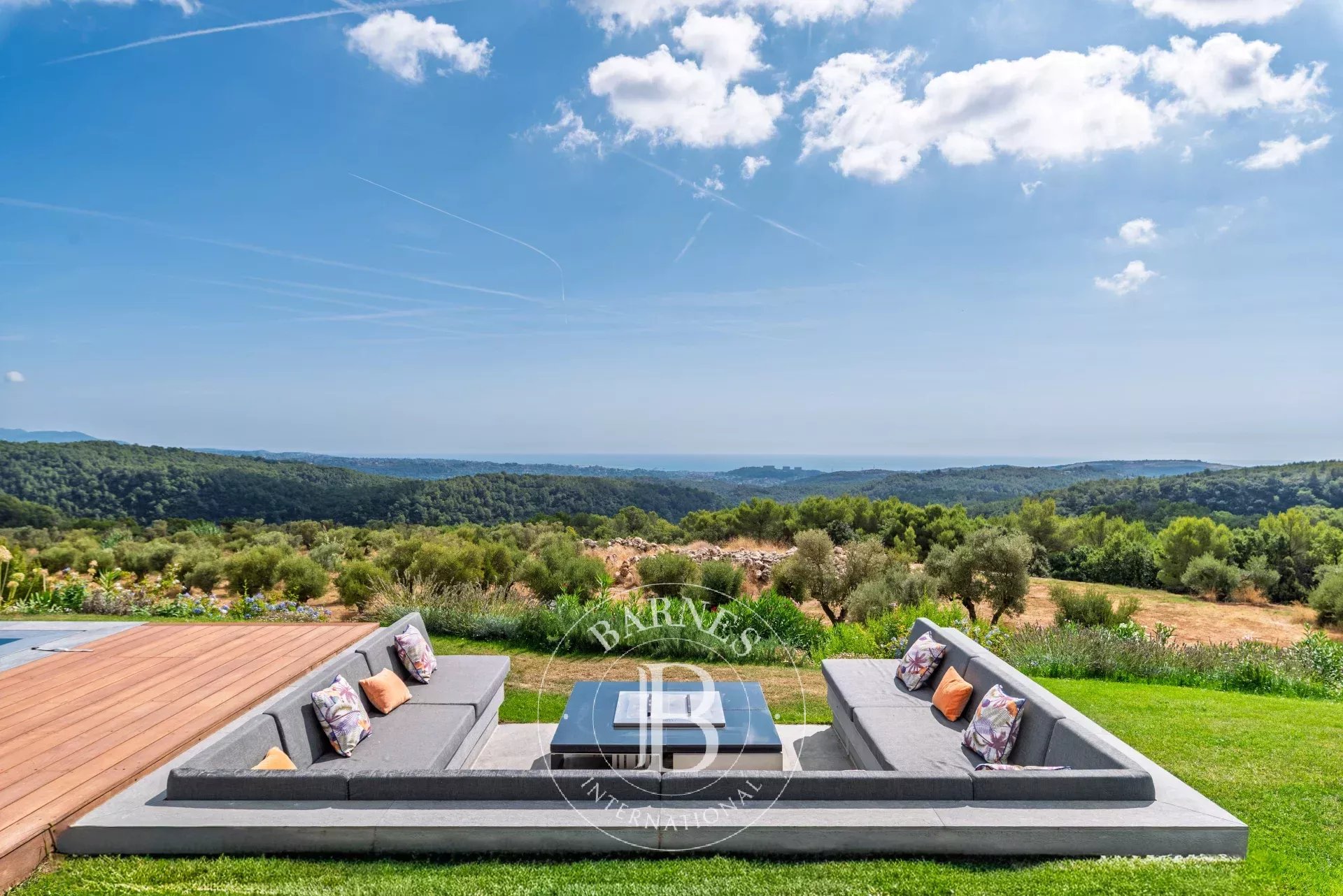 Elégance contemporaine et panorama d’exception