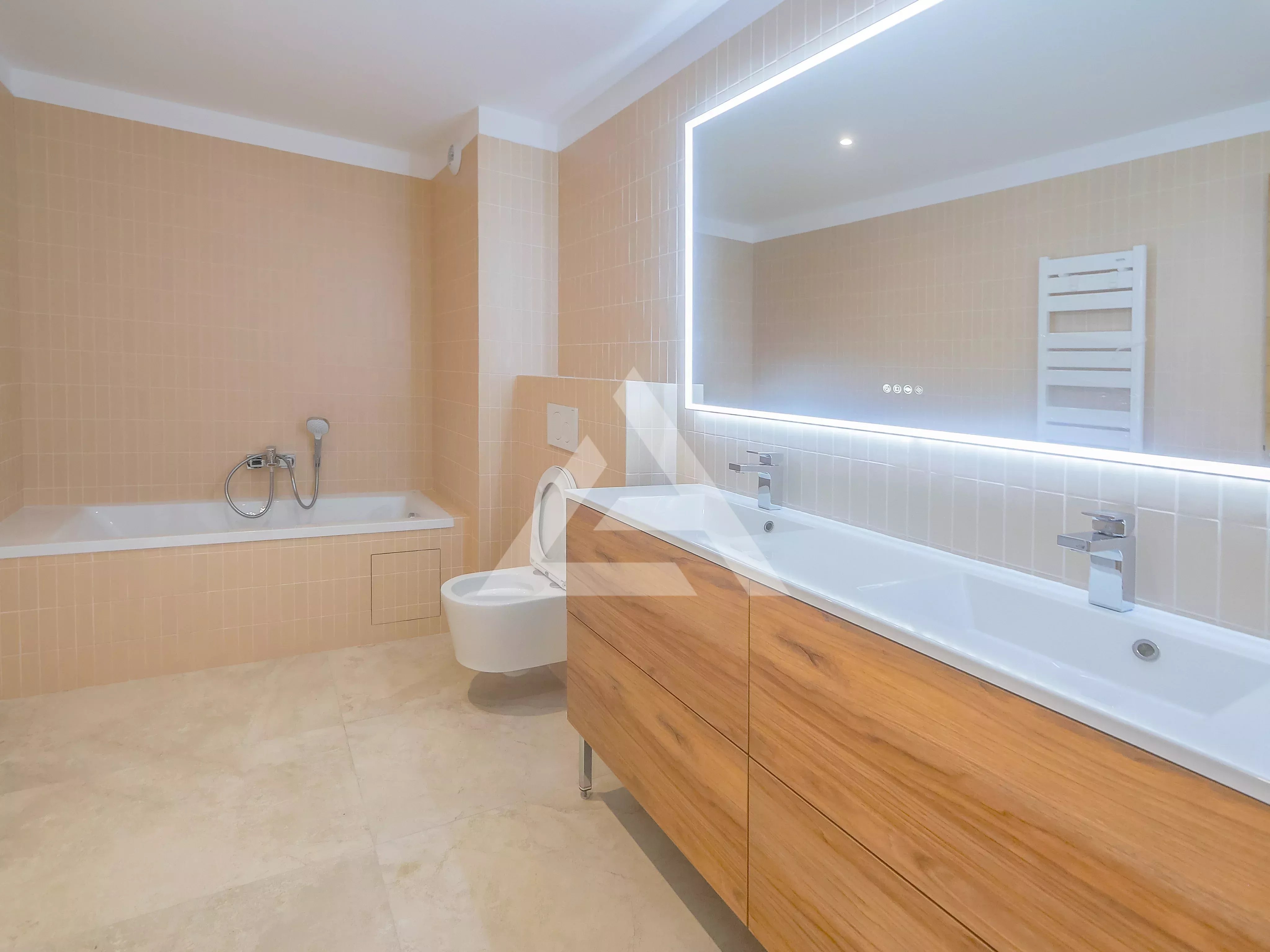 LOCATION  CAP D'AIL - VILLA NEUVE - JARDIN ET PISCINE