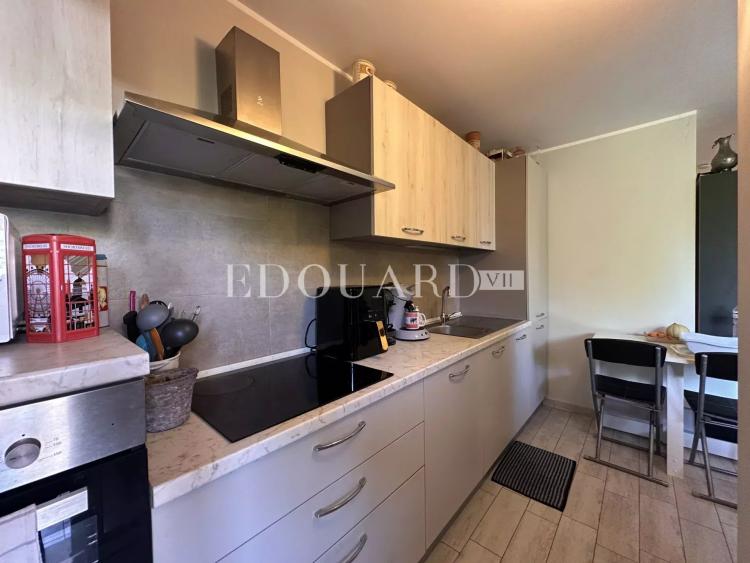 En exclusivité studio en très bon état avec belle terrasse couverte, idéal investissement locatif