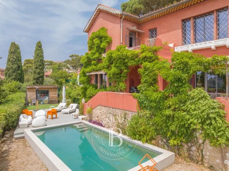 VILLEFRANCHE-SUR-MER - VILLA AVEC VUE MER