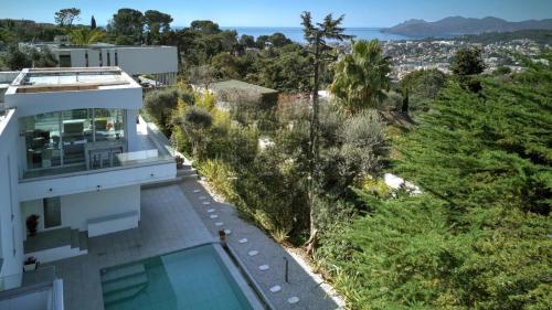 Villa contemporaine 258 m² – Vue mer, piscine, prestations haut de gamme