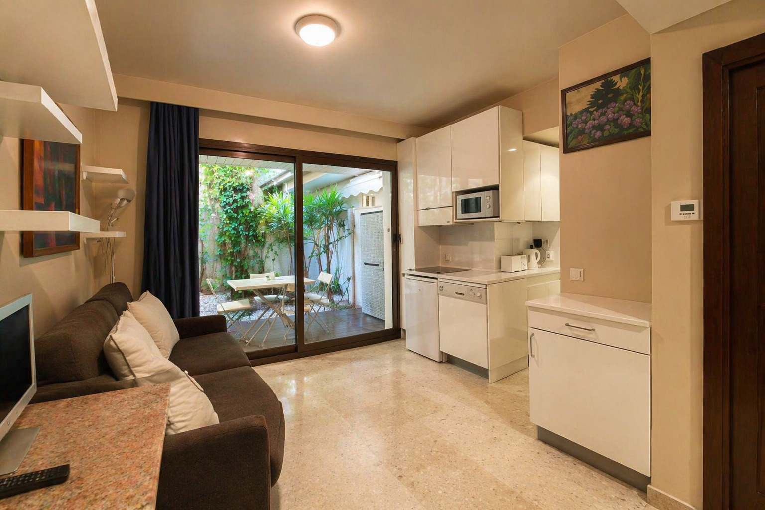 JARDIN EXOTIQUE : studio en location avec jardin privatif