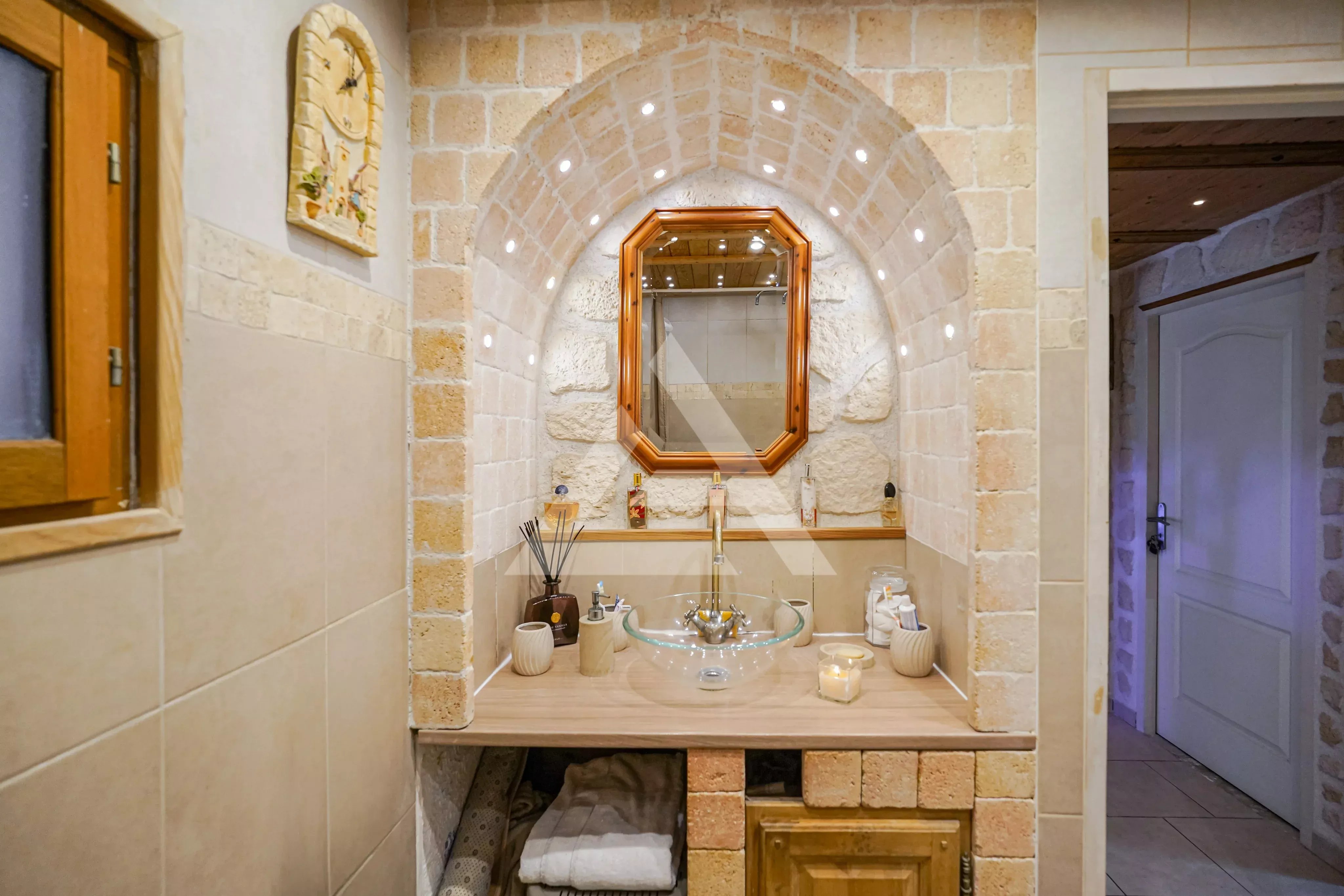 MENTON BORRIGO - 4 PIECES - CAVE ET PARKING