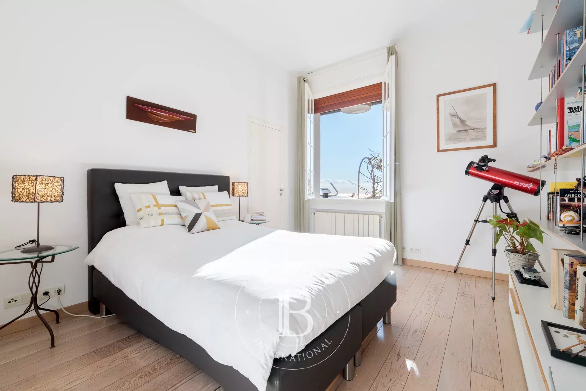Vence – Propriété de prestige vue mer panoramique, piscine, centre-ville à pied