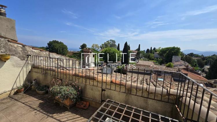 APPARTEMENT 4 PIÈCES DE 149m², VUE MER – MOUGINS VILLAGE