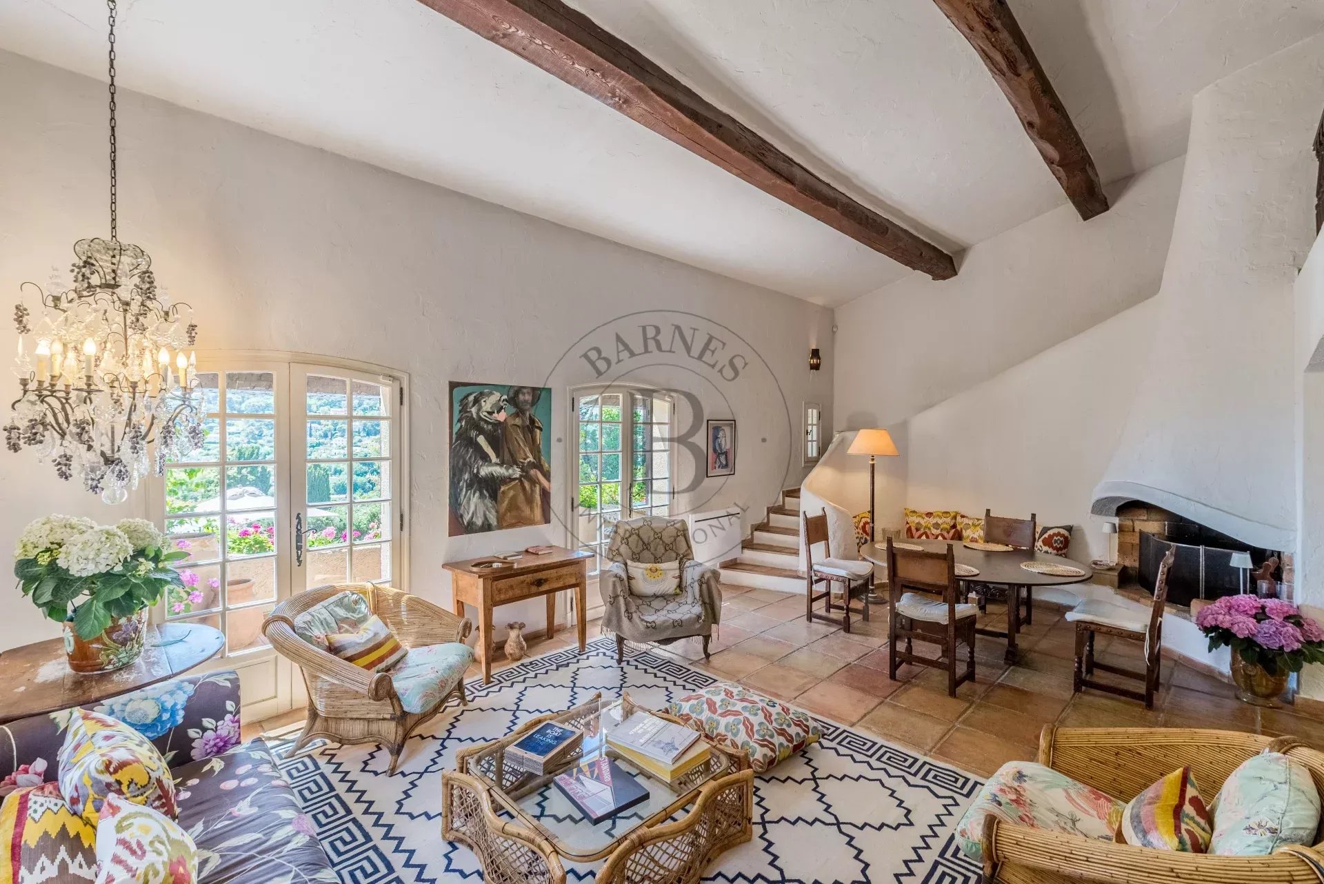 MOUGINS – PROPRIÉTÉ PROVENÇALE - VUE MER
