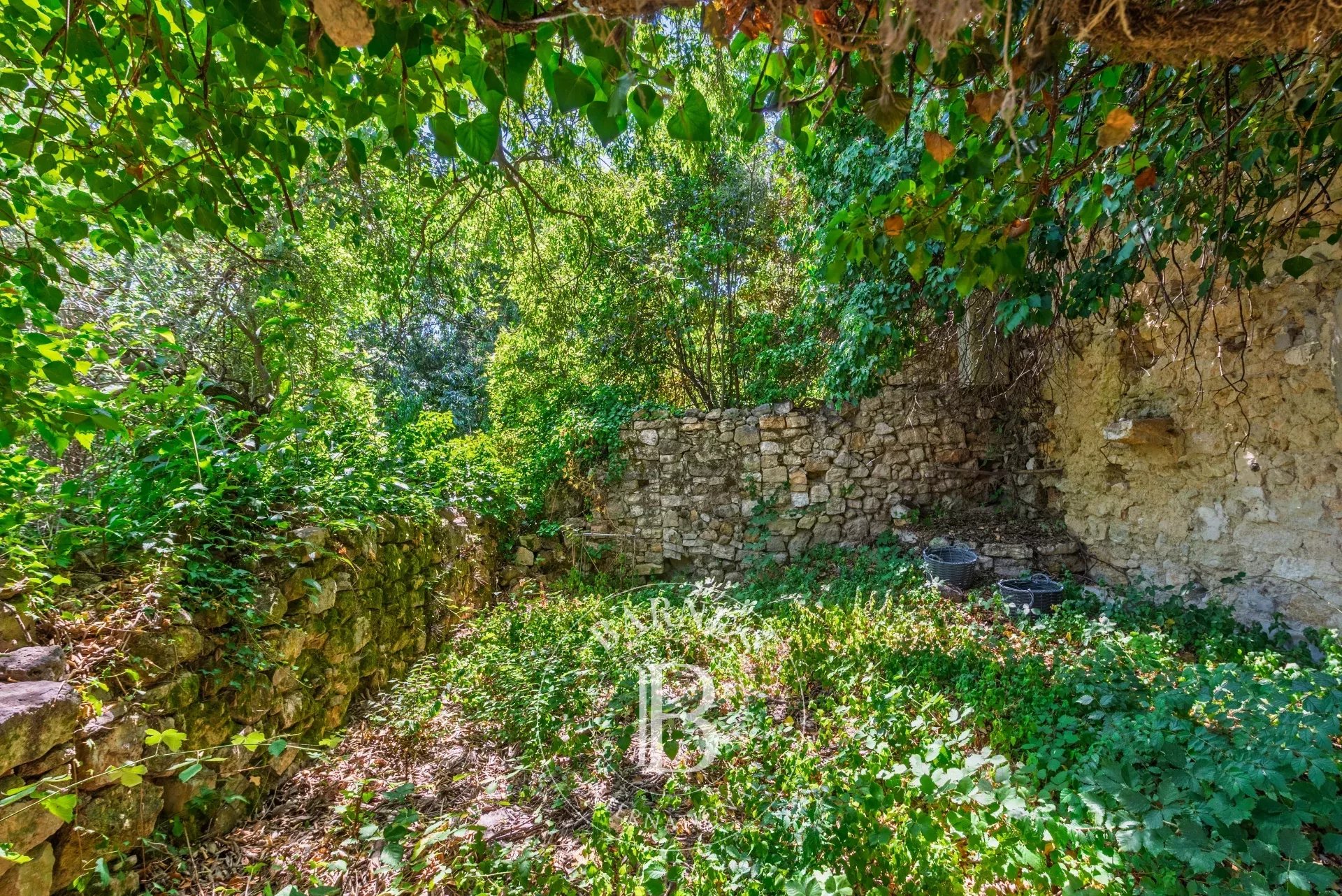 Grasse - Saint François - Terrain viabilisé vue mer - 2300m²