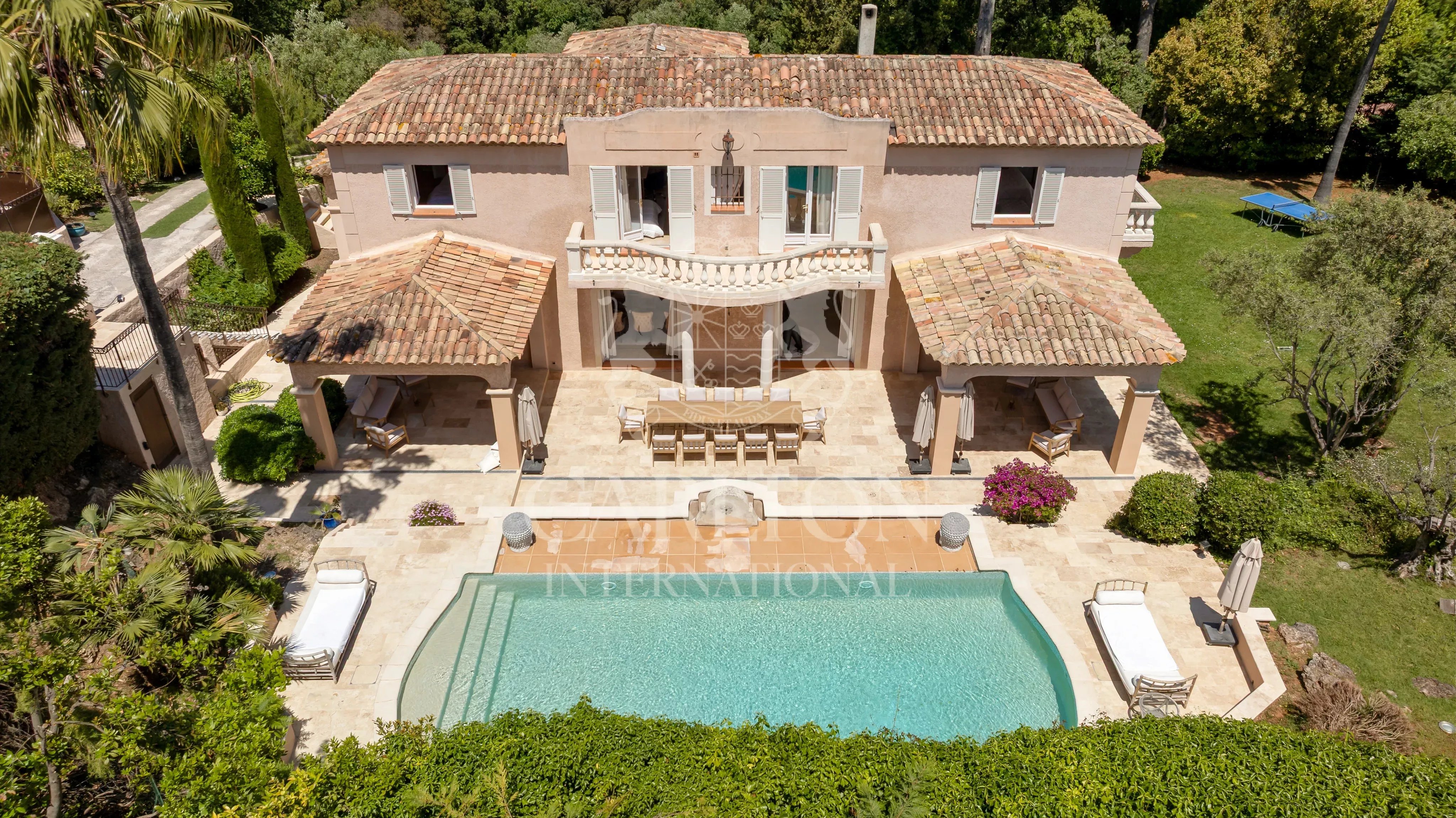 Biot – Élégante propriété au sein d’un domaine privé sécurisé