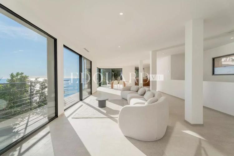 Superbe villa neuve avec piscine chauffée et vue mer exceptionnelle, proche de la Principauté de Monaco