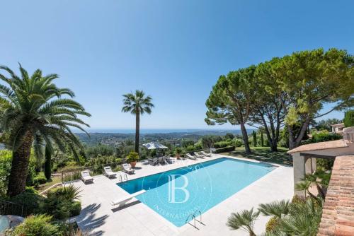 Propriété d’exception à Vence avec vue panoramique mer & montagne