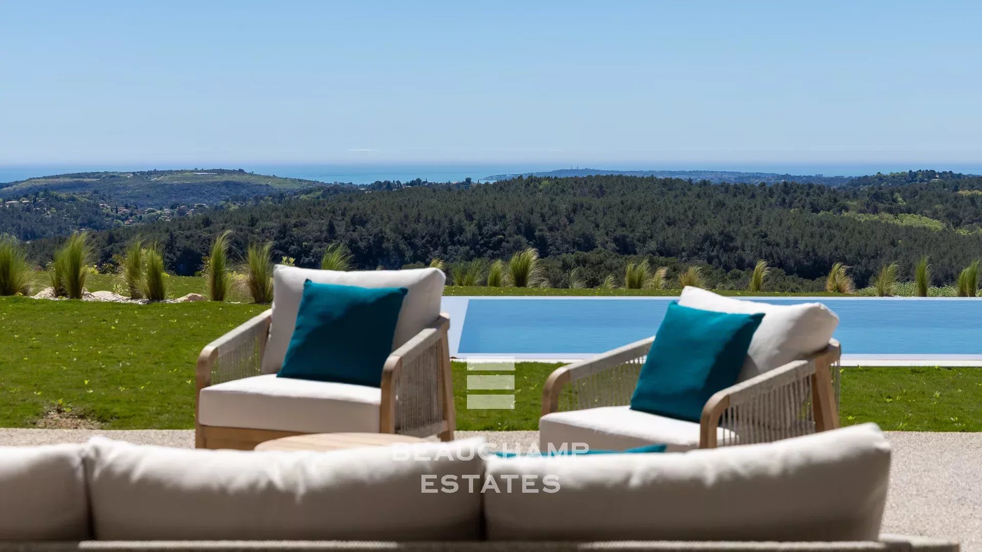 Villa contemporaine neuve 6 chambres avec vue mer à Roquefort-les-Pins