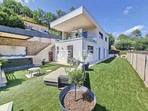MAISON MODERNE 4 PIECES 126m² LE TIGNET