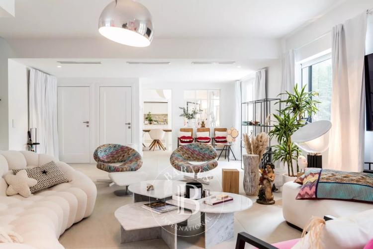 Valbonne - A pied du village - Propriété familiale rénovée - Maison d’amis - Mazet - Appartement indépendant.