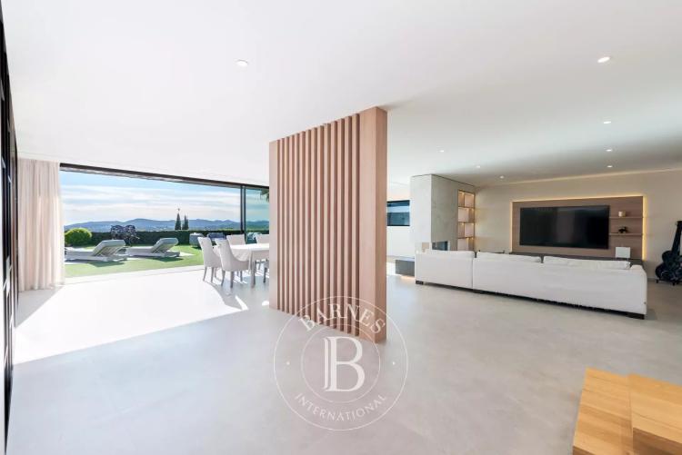 Villa d’exception clé en main avec vues panoramiques mer – Domaine privé sécurisé