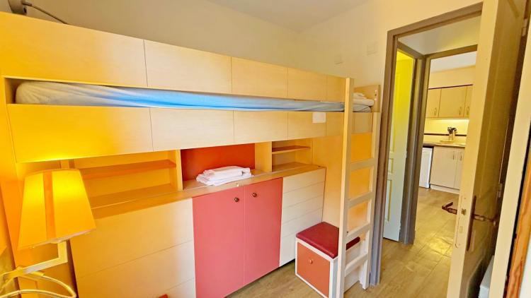 AGAY - CAP ESTEREL À vendre 3 pièces rez-de-jardin trame large