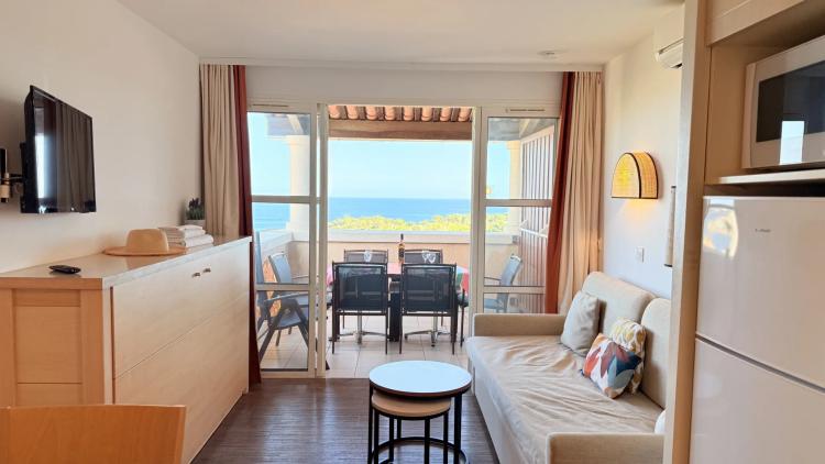 AGAY CAP ESTEREL SUPERBE T3 DUPLEX VUE MER PANORAMIQUE. PARKING PRIVE