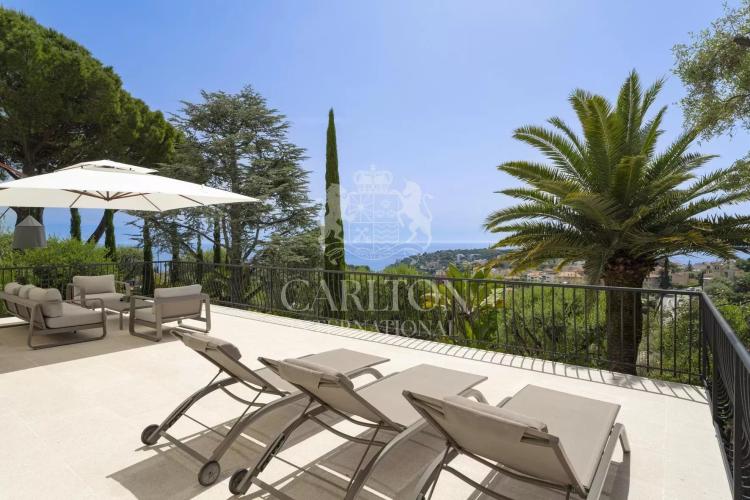 Propriété de charme avec vue mer panoramique et cadre privilégié proche Monaco