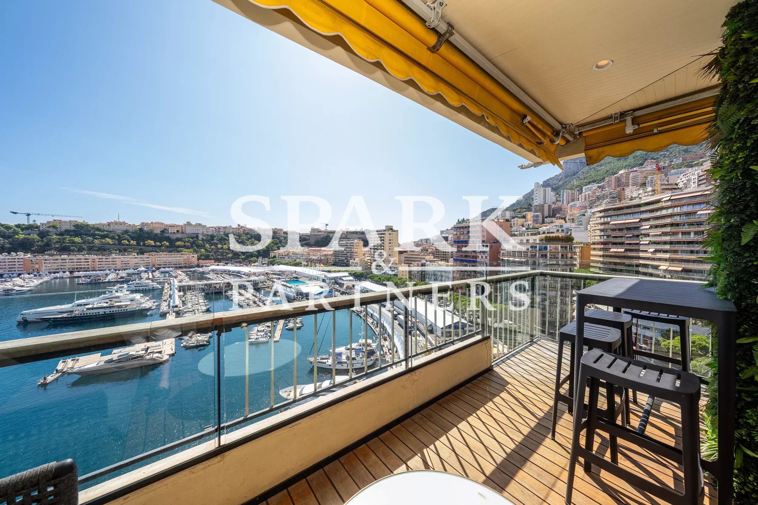 Monaco - Port - Spacieux 3 pièces - Vue exceptionnelle sur le circuit F1