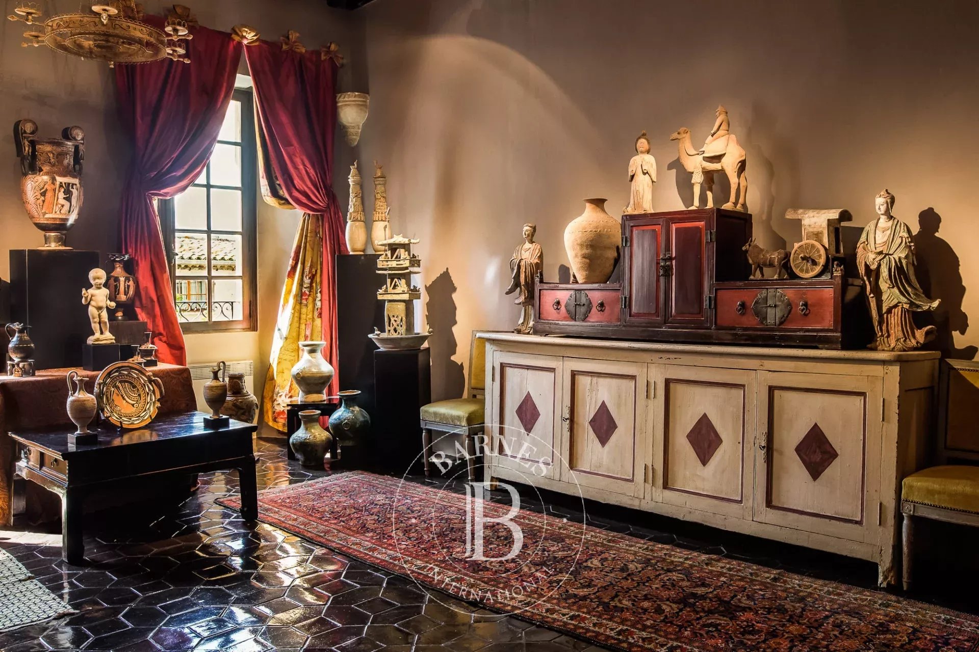 Saint Paul de Vence - galerie et appartement - emplacement exceptionnel